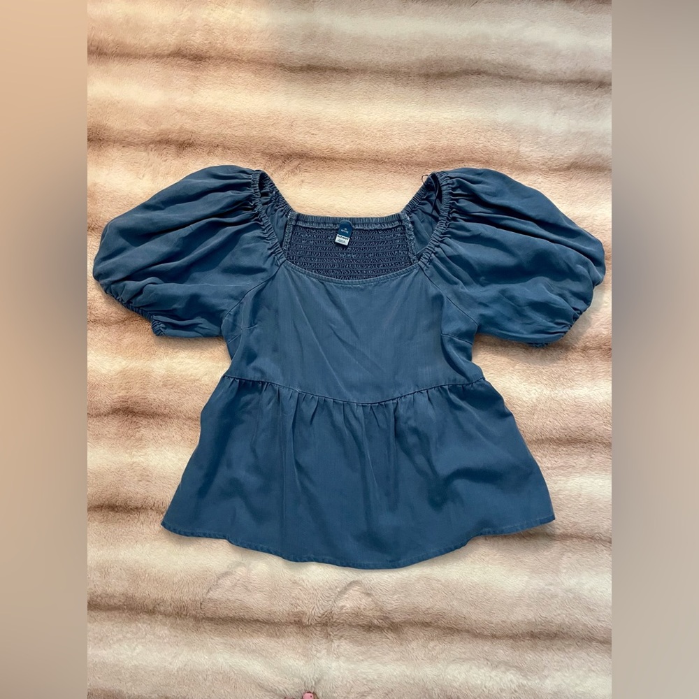 Chambray Empire Waist Top Puffed Sleeves Smocked back Old Navy size MP NWOT